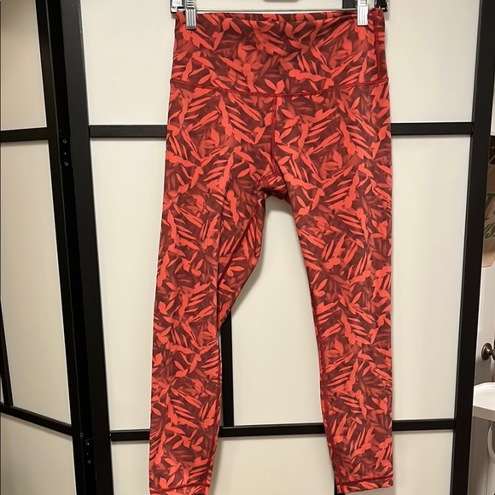 Lululemon Wunder Under High Right Tight 26" Hot Red Tropical Print Size 10